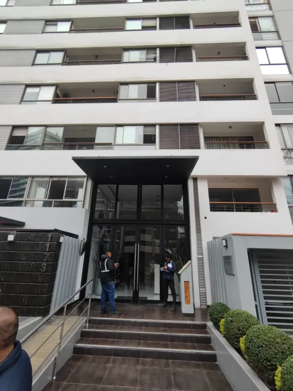 VENDO, excelente departamento en Pardo Miraflores con vista a la calle (2dorm)