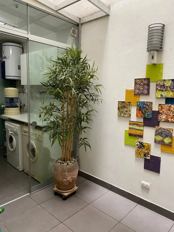 VENDO, Dpto en Monte Umbroso, Chacarilla, Surco (3 dorm, 2.5 baños, 2 cocheras, primer piso elevado)