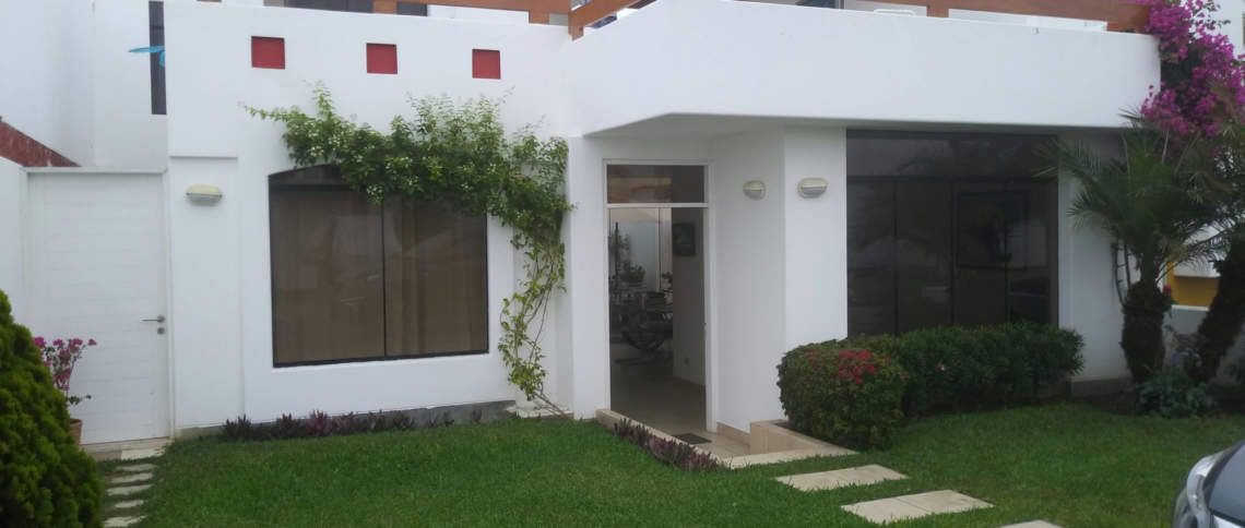 VENDO / ALQUILO, Casa de Playa en Las Lagunas de Puerto Viejo Km.70.5 Panam. Sur