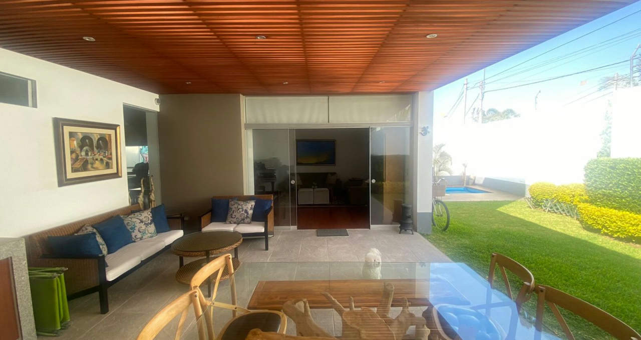 VENDO, casa en condominio, Calle Ibiza, Sol de La Molina (terraza, piscina, parrilla, jardin, 4 dorm, sala de estar)