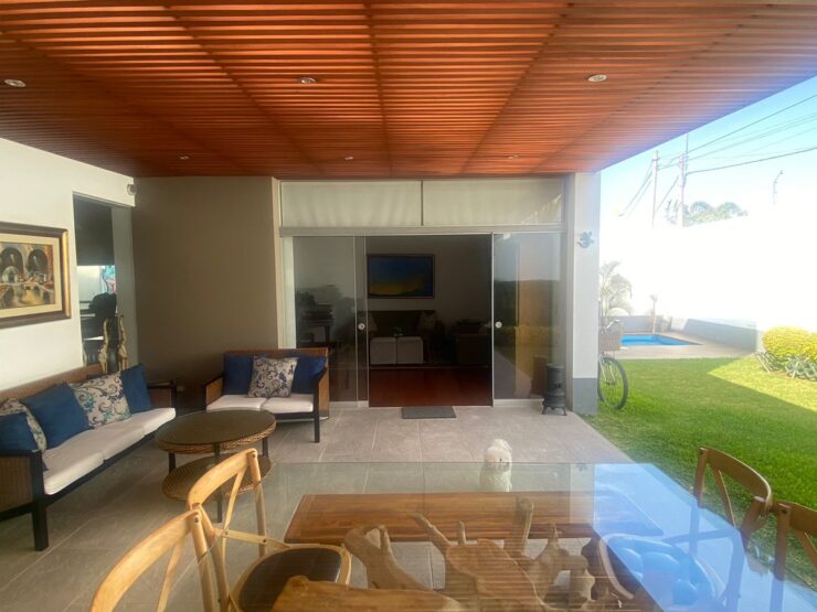 VENDO, casa en condominio, Calle Ibiza, Sol de La Molina (terraza, piscina, parrilla, jardin, 4 dorm, sala de estar)