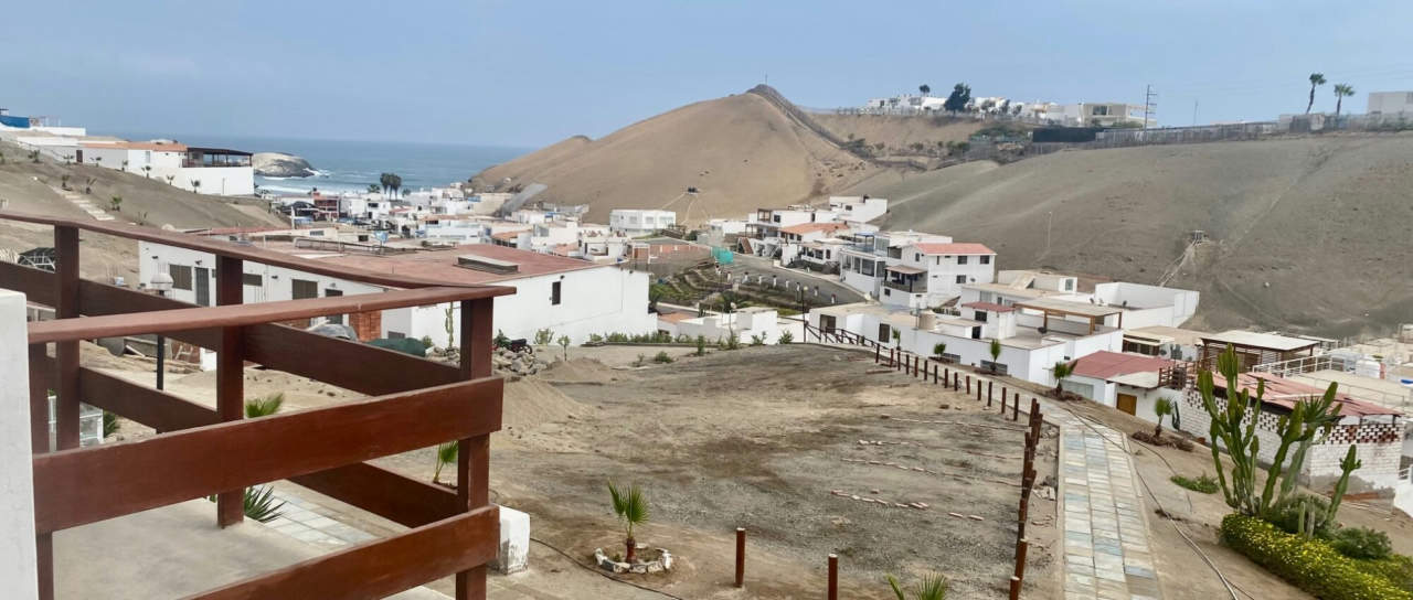 VENDO, casa de playa en Puerto Fiel, Asia, Cañete (2 pisos, 4 dorm + servicio)