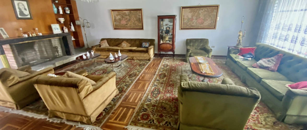 VENDO, amplia casa en Mariscal Ramon Castilla 631-635, La Aurora, Miraflores