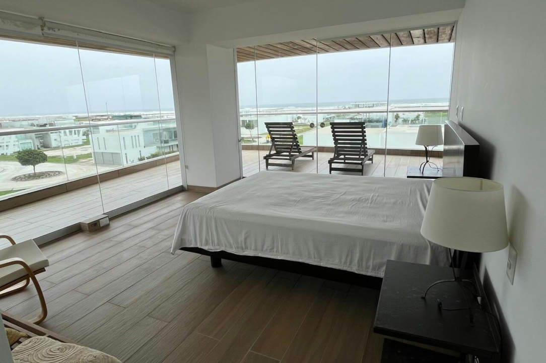 VENDO, dpto en Condominio Privado, La Jolla (3 dorm, piso 3)