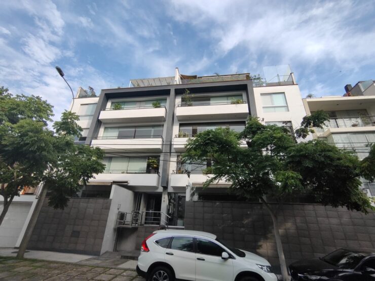 VENDO, Excelente dpto en Arias Robles, La Aurora, Miraflores (flat, 3 dorm, 3 cocheras)