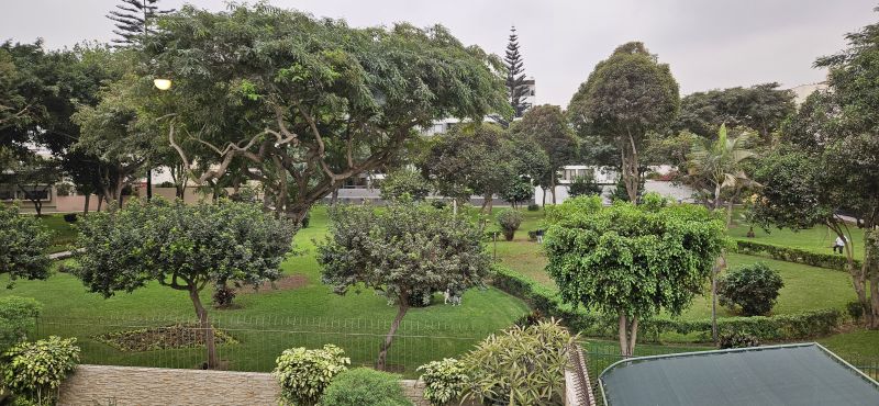 ALQUILO, amplio dpto con vista a parque en Arias Schereiber, La Aurora, Miraflores (duplex, 3 dorm, estar, cochera)