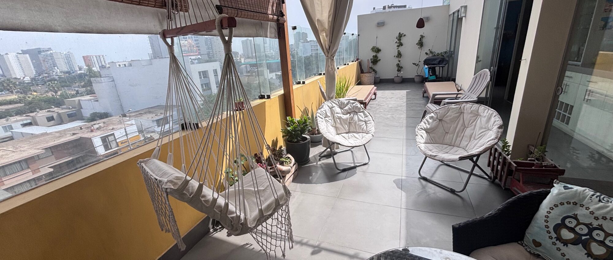 VENDO, excelente duplex en Ramon Castilla, Surco (4 dorm, 2.5 baños, area de servicio)